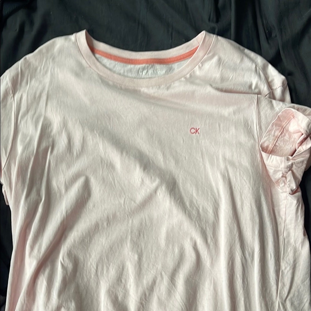 Calvin Klein Pink T-Shirt SIZE L